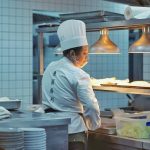 quem inventou o chapeu de chef de cozinha