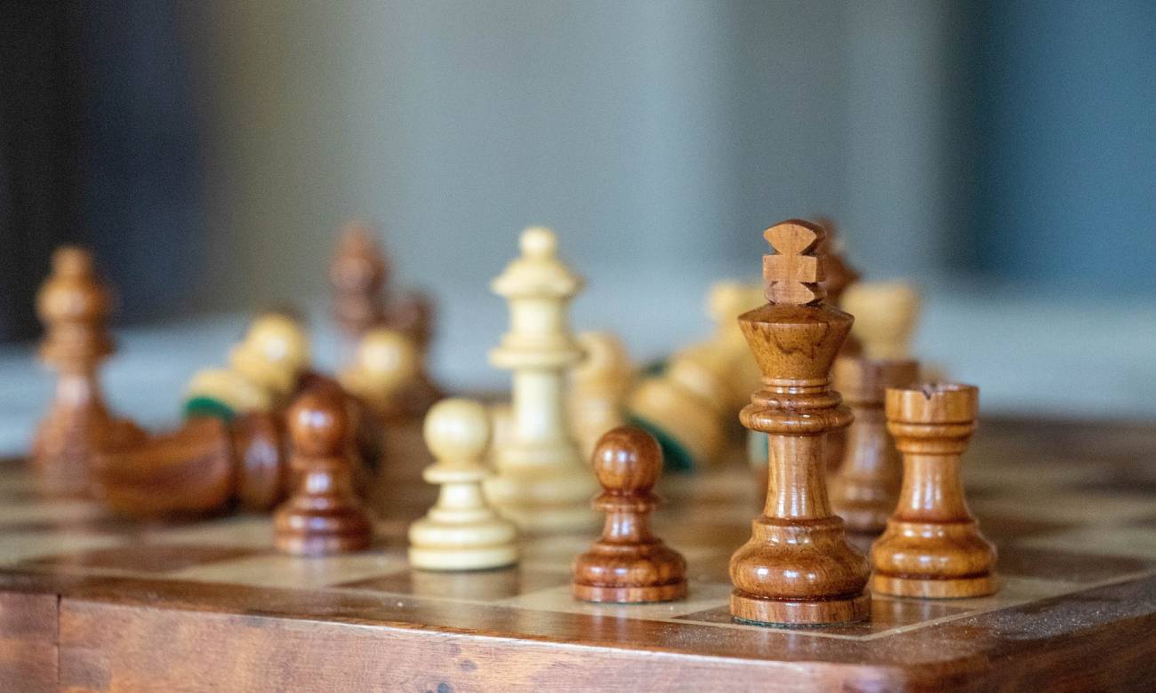 Quem joga muito xadrez tende a ficar mais inteligente?