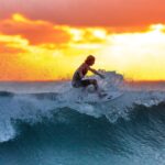 Praticando surfe