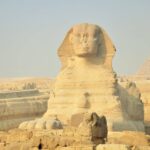 por que algumas estatuas egipcias tem nariz quebrado