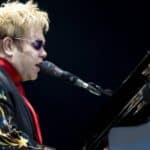 elton john zona curiosa 2