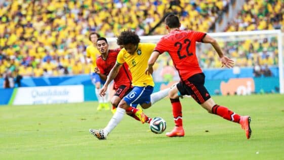 Camisa da seleção sem patrocínios.