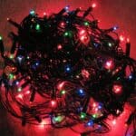 Luzes de Natal emaranhadas.