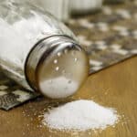 por que o sal de cozinha contem iodo