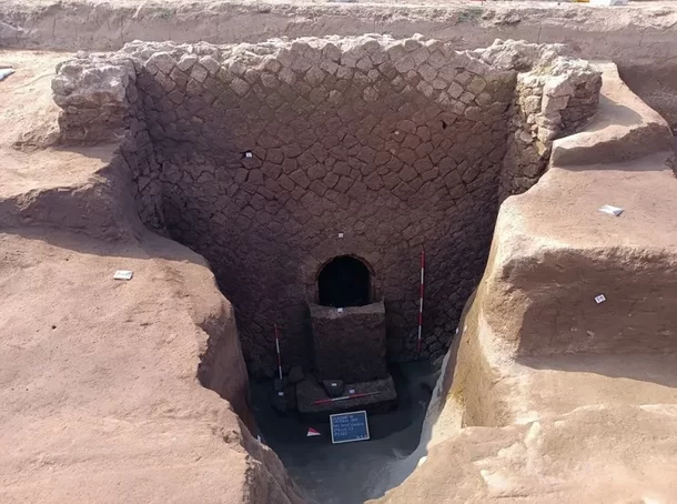 Descoberta da "Tumba de Cérbero": Um Tesouro Arqueológico na Itália