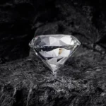 O Diamante: A Supremacia da Dureza no Mundo dos Sólidos