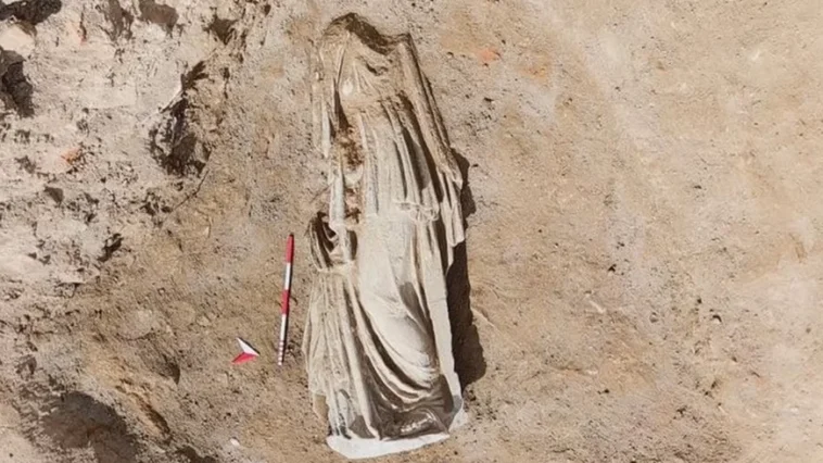 Antiga estatua perdida ha mais de 2 mil anos e localizada na Turquia