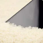 Colocar o celular para secar no arroz pode piorar os danos no aparelho segundo a Apple