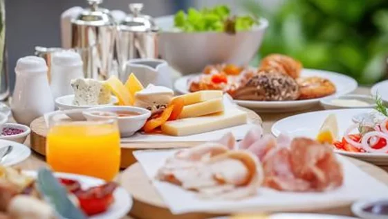 Comer mais cedo reduz risco de doenca cardiovascular diz estudo