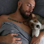 Dormir com seu pet pode prejudicar o seu sono