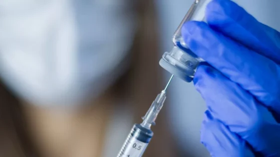 Homem toma 217 doses de vacinas contra covid 19 na Alemanha