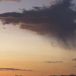 Virga o fenomeno da que desaparece antes de tocar o solo